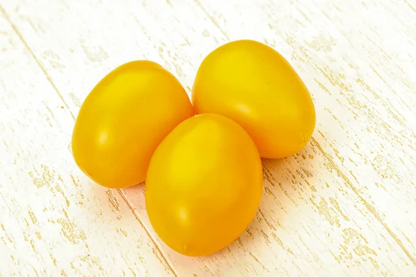 Few Yellow Ripe Tasty Tomatoes Vegetables — Stock Photo, Image