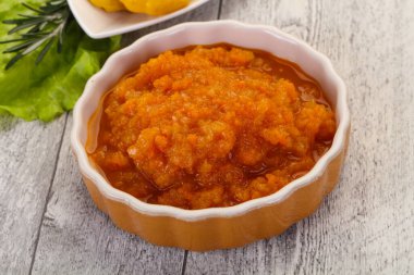 Kabak kabağı kabağında havyar.