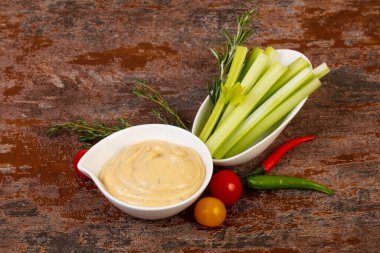 Vejetaryen mutfağı - Kereviz çubuklu humus