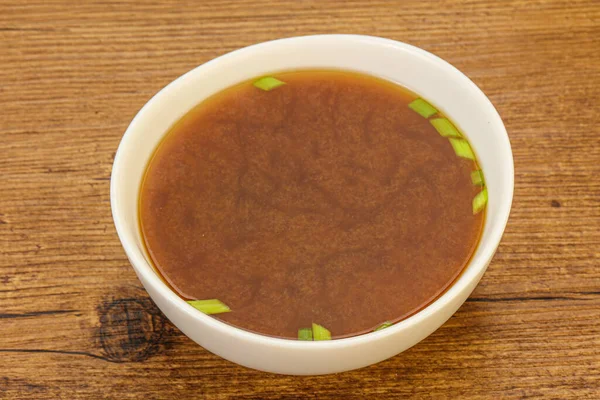 豆腐チーズと日本の伝統的な味噌スープ — ストック写真