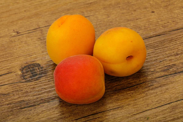 Verse Rijpe Zoete Paar Abrikozen Fruit — Stockfoto