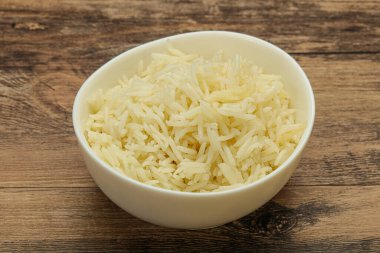 Buharda pişmiş Hint basmati pilavı.