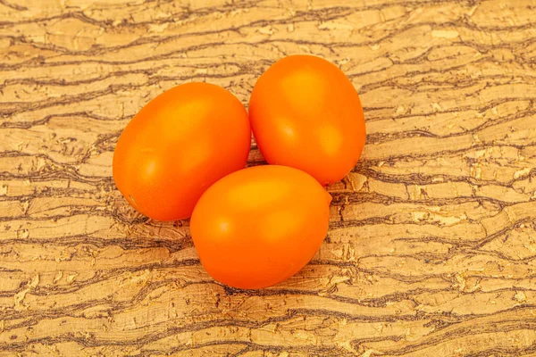 Sayuran Lezat Tumpukan Tomat Kuning Atas Latar Belakang — Stok Foto