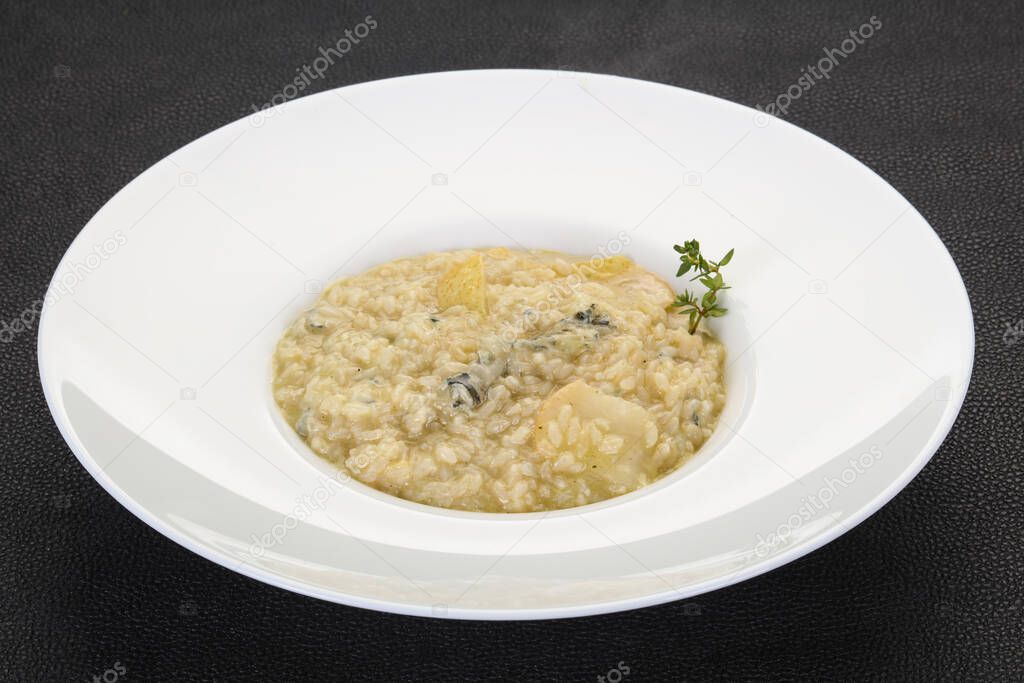 Risotto with pear and gorgonzola cheese