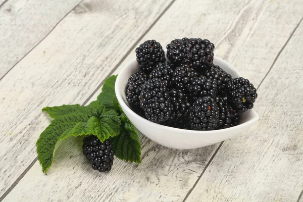 Sweet Tasty Ripe Blackberry Heap Leaf — Stock Photo, Image