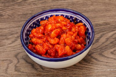 Domates soslu ve biberli fırında böbrek.