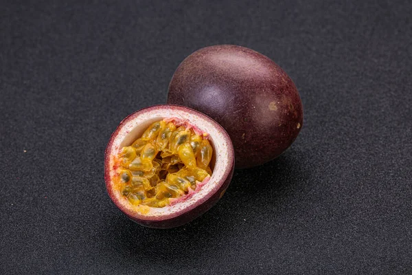 Tropical Passion Fruit Fresh Sweet Tasty Ripe — Stock Photo, Image