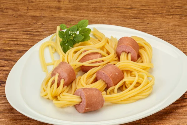 Kids Pasta Spaghetti Sausages Basil — Stock Photo, Image