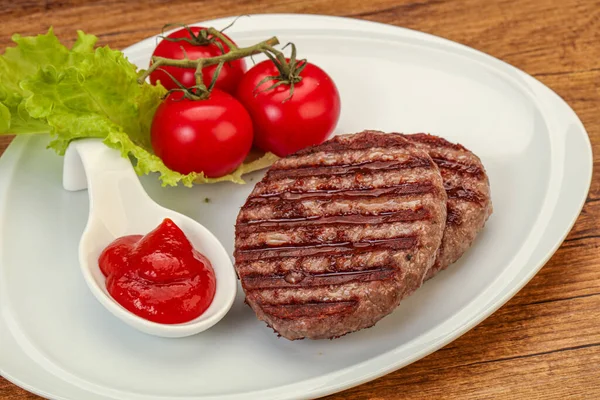 Gegrilde Hamburgerkotelet Met Tomatensaus — Stockfoto