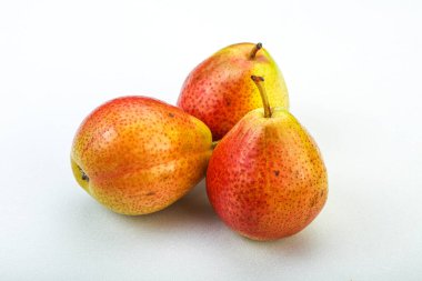 Tatlı olgun armut alabalığı meyvesi