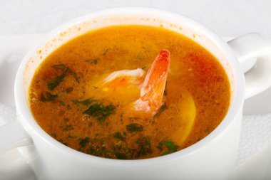 Baharatlı karides çorbası