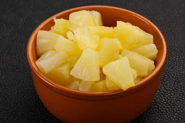 Marynowane Kawałki Ananasa Misce — Zdjęcie stockowe