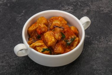 İstiridye soslu tavuk ve sebzeli kişniş.