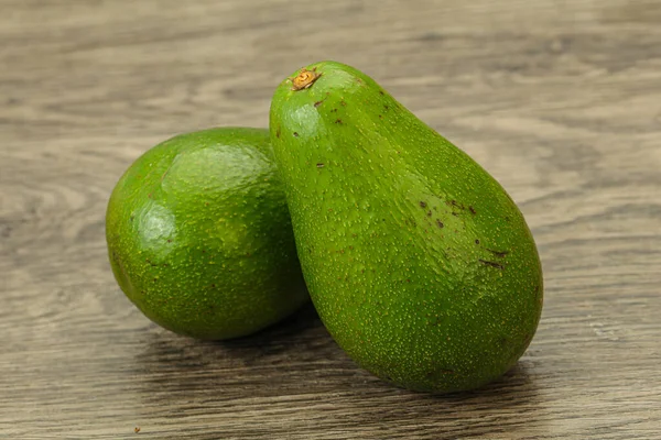 Due Verdure Verdi Esotiche Mature Avocado — Foto Stock