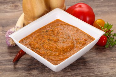 Meşhur İspanyol soğuk domates çorbası.