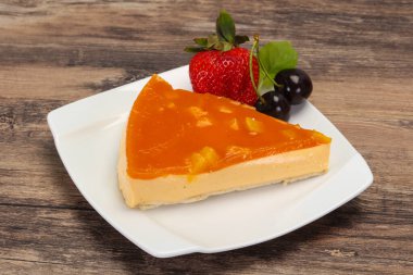 Kayısılı cheesecake çilekli ve naneli.