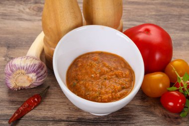 Meşhur İspanyol soğuk domates çorbası.