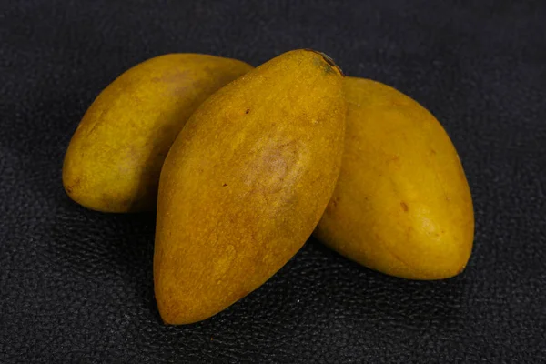 Egzotyczne Tropikalne Smaczne Owoce Sapodilla Talerzu — Zdjęcie stockowe