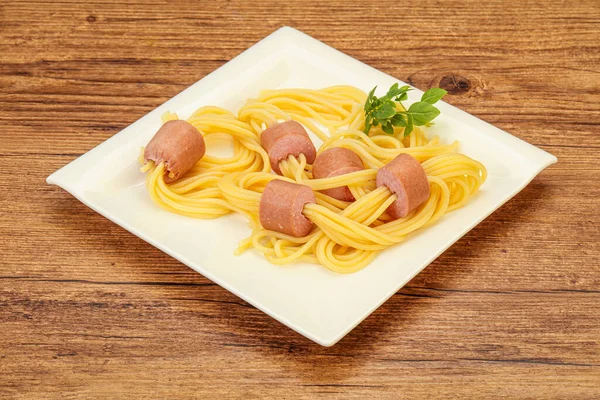 Kids Pasta Spaghetti Sausages Basil — Stock Photo, Image