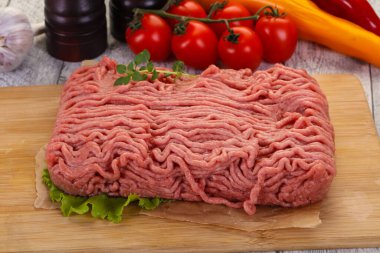 Pişirmek için çiğ hindi kıyması
