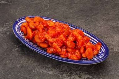 Domates soslu ve biberli fırında böbrek.