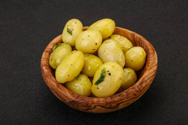 Jonge Gekookte Aardappel Kom Serveerde — Stockfoto