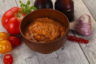 Meşhur İspanyol soğuk domates çorbası.