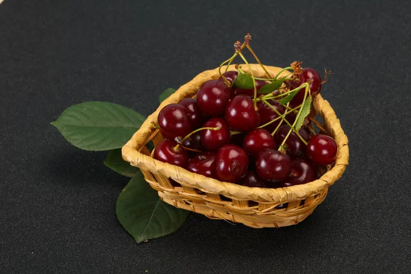 Sweet Ripe Cherry Heap Leaves — Stock Photo, Image