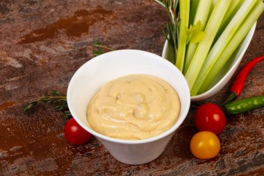 Vejetaryen mutfağı - Kereviz çubuklu humus