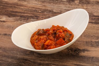 Domatesli ve otlu patlıcan sote.