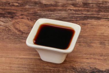 Asya mutfağı. Kasede soya sosu.