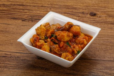 İstiridye soslu tavuk ve sebzeli kişniş.