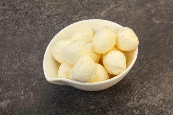 Natuurlijke Smakelijke Baby Mozarella Kaas Kom — Stockfoto