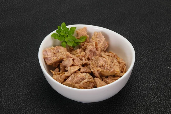 Canned Tuna Fish Bowl Served Basil Leaves — Stock Photo, Image