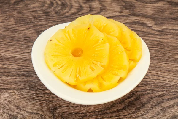 Marinierte Süße Ananasringe Der Schüssel — Stockfoto