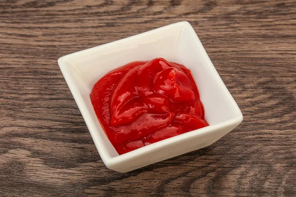 Ízletes Paradicsom Ketchup Tálban — Stock Fotó