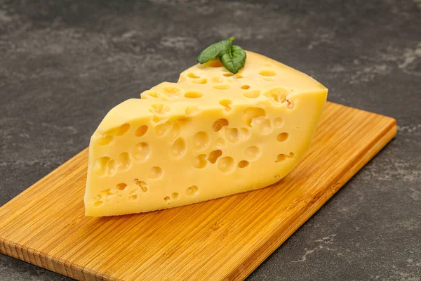 Maasdam Sýr Mléčně Žlutý Trojúhelník Otvory — Stock fotografie