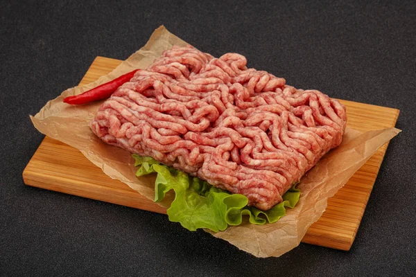 Rauw Gehakt Varkensvlees Voor Het Koken Het Bord — Stockfoto