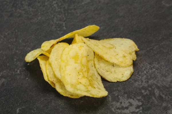 Natürliche Yuong Kartoffeln Gesalzen Chips Haufen — Stockfoto