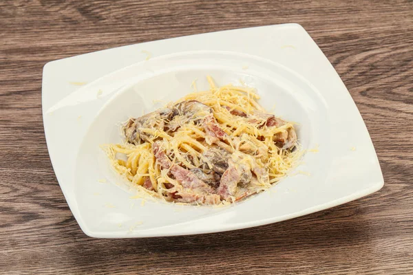 Pasta Met Champignons Parmezaanse Kaas Spek — Stockfoto