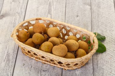 Tropikal meyve sepeti