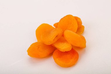 Tatlı, sarı, kurutulmuş kayısı yığını