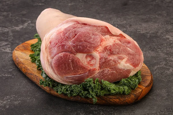요리하기 커다란 돼지고기 너트로 — 스톡 사진