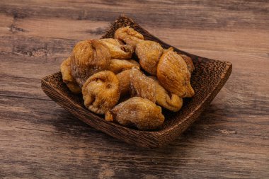 Kuru incirli meyve yığını.