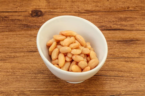 Vegan cuisine White beans kidney in the bowl