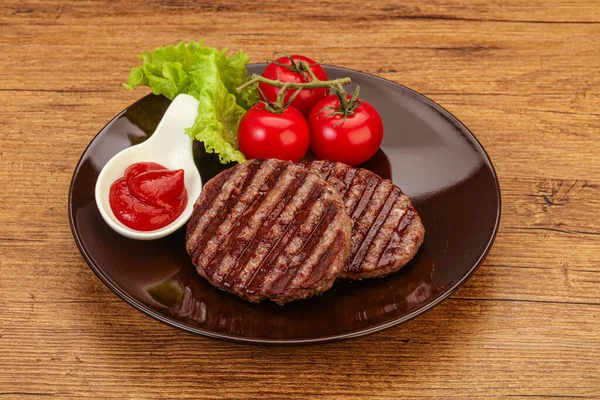 Domates soslu ızgara burger pirzolası