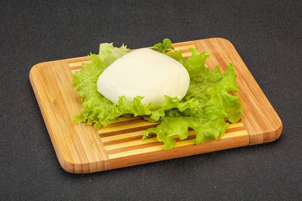 Pelota Italiana Queso Mozzarella Sobre Tabla — Foto de Stock