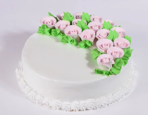 Lekkere Cake Met Crèmekleurige Bloemen — Stockfoto