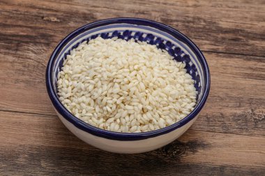Risotto için çiğ İtalyan arborio pilavı