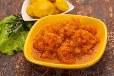 Kabak kabağı kabağında havyar.